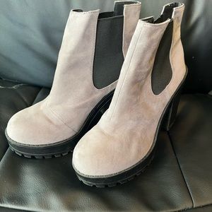 Divided light gray chunky boots size 6.5 US or size 37 UK